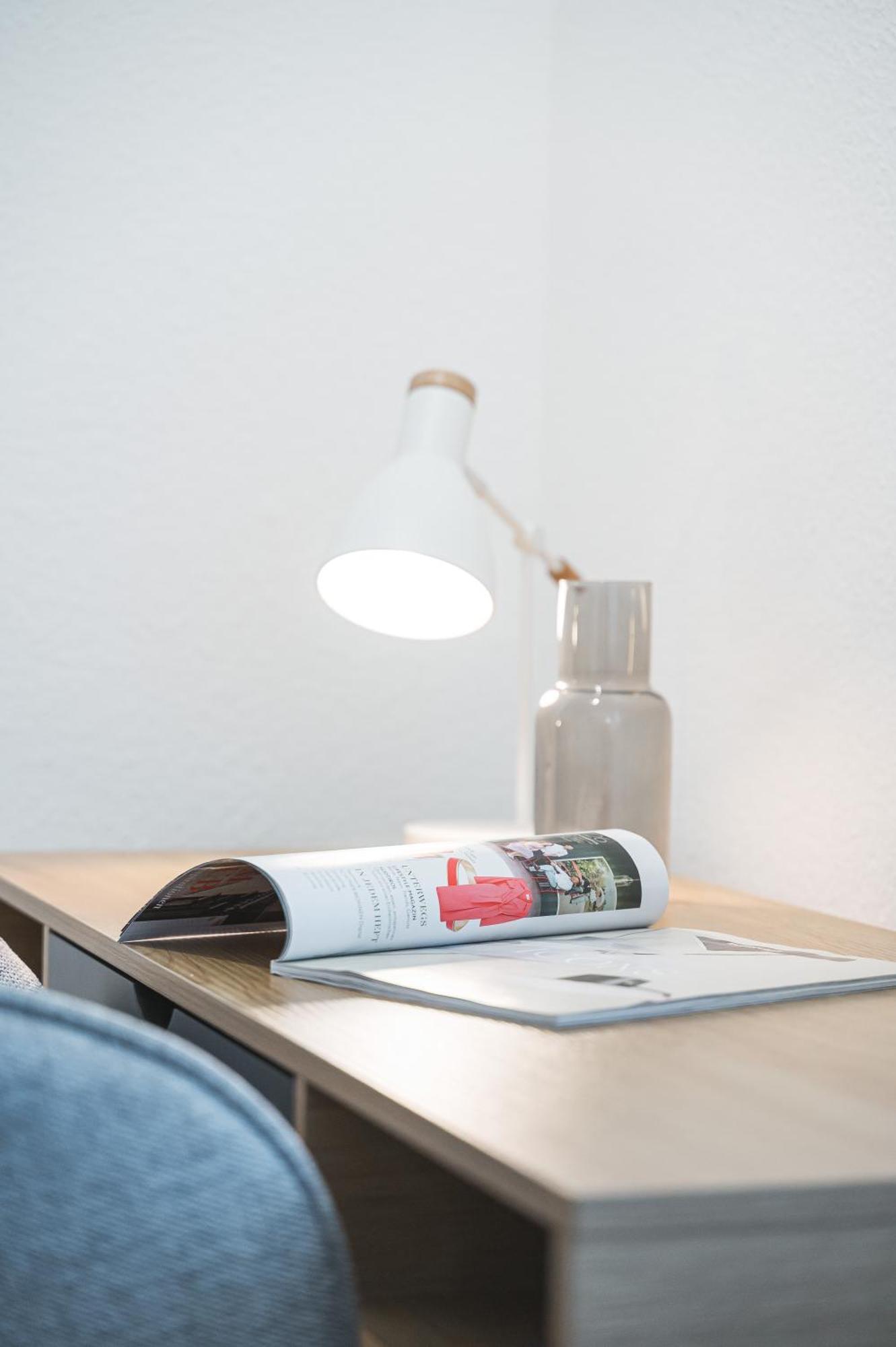 Helle Zentrumsnahe Familienfreundliche Ferienwohnung Фелльбах Экстерьер фото