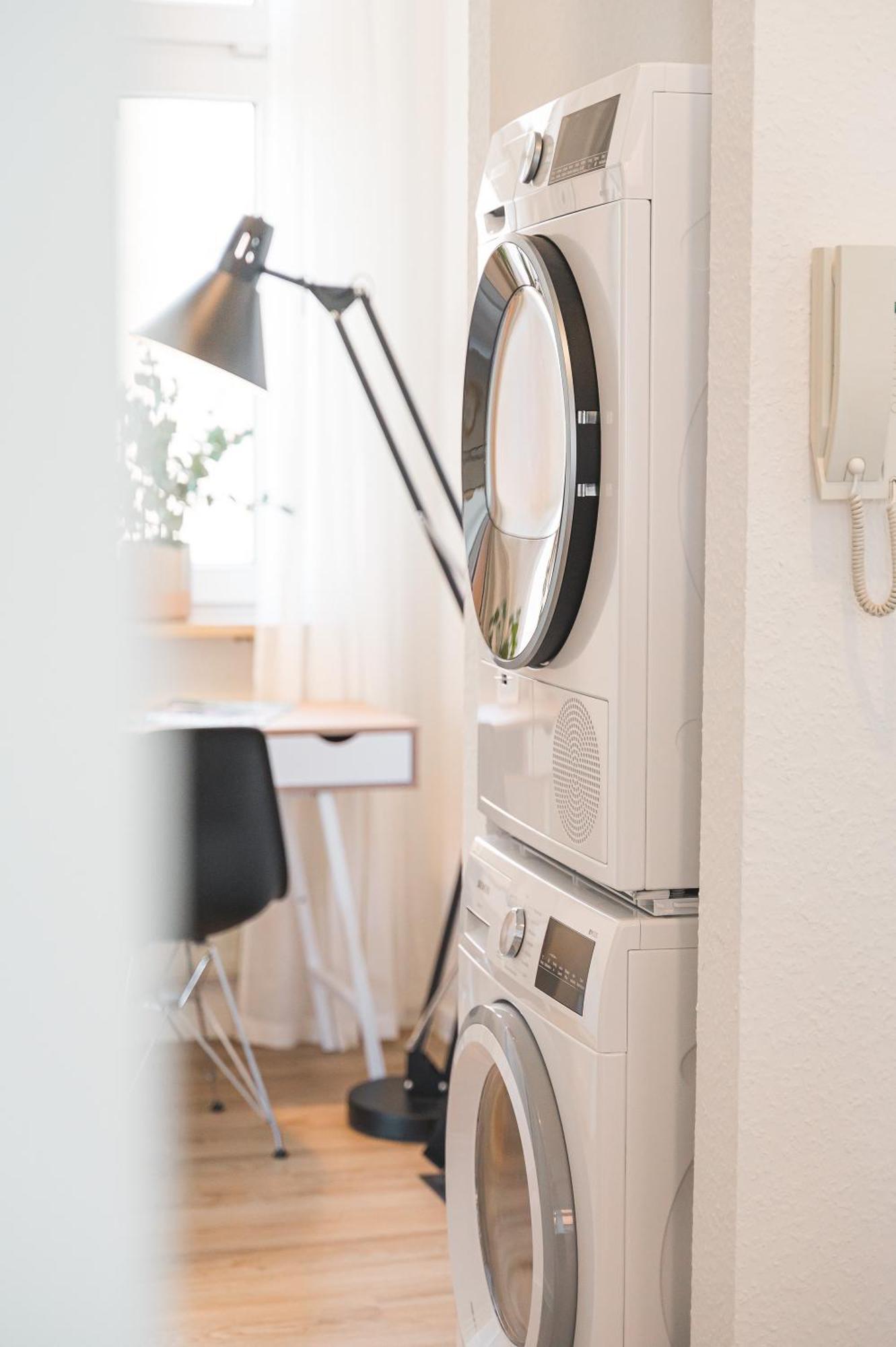 Helle Zentrumsnahe Familienfreundliche Ferienwohnung Фелльбах Экстерьер фото