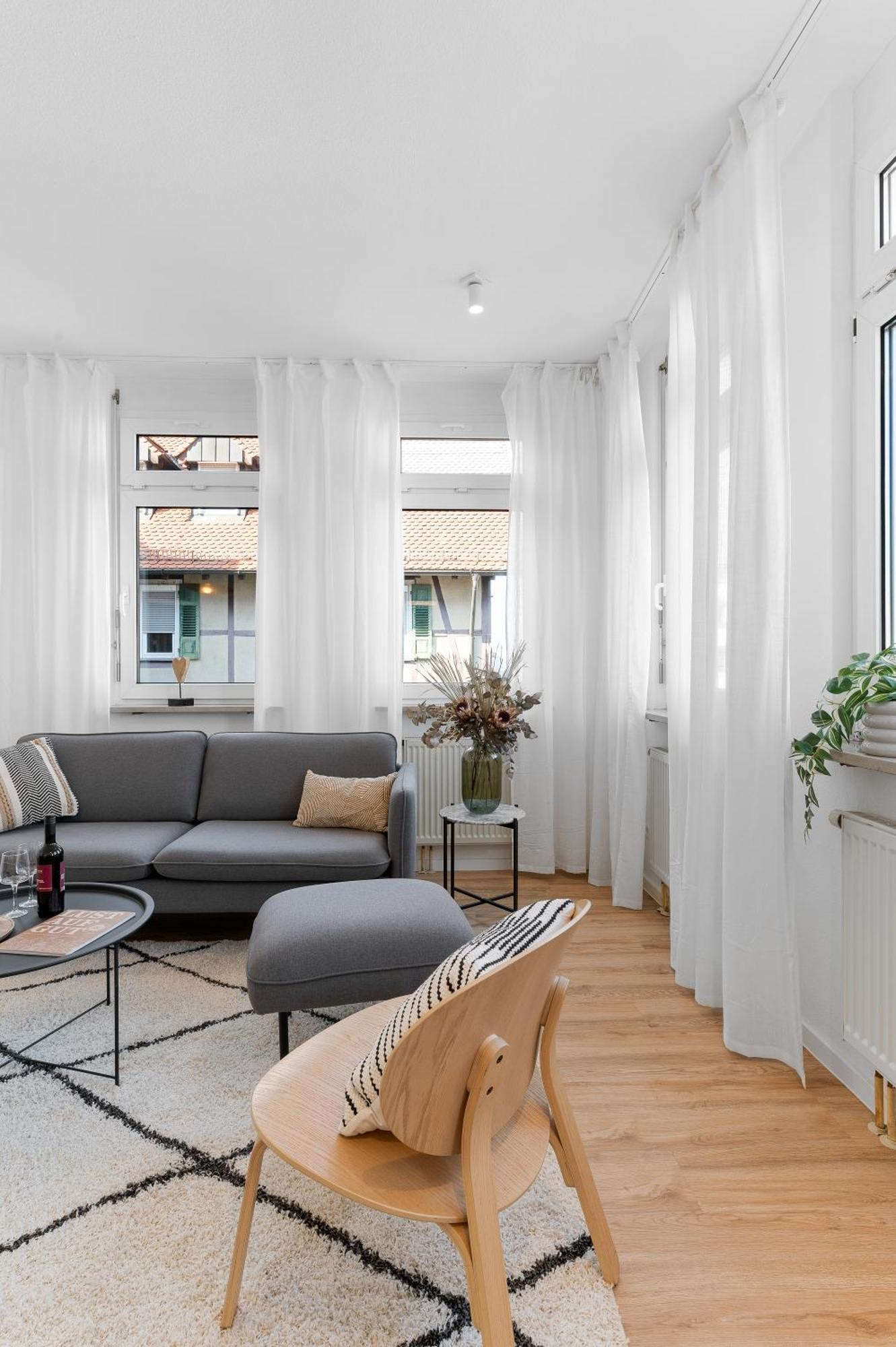Helle Zentrumsnahe Familienfreundliche Ferienwohnung Фелльбах Экстерьер фото