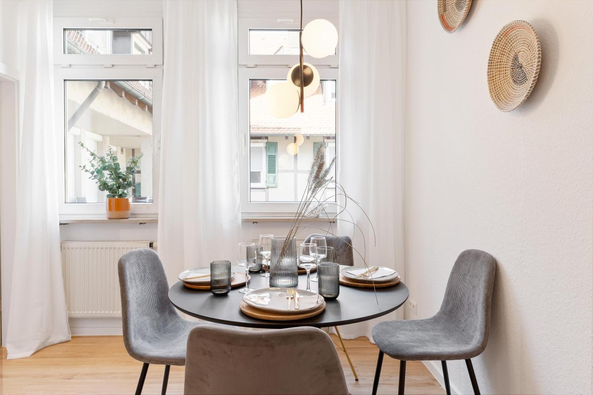 Helle Zentrumsnahe Familienfreundliche Ferienwohnung Фелльбах Экстерьер фото